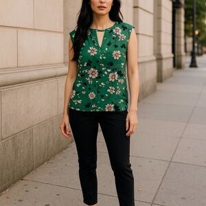 CAbi # 3619 green Daisy vine shadow Blouse